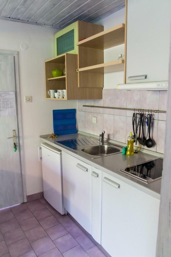 Karmen A Apartment Veli Losinj Exterior photo